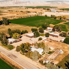 Dino Trails Getaway and Suites